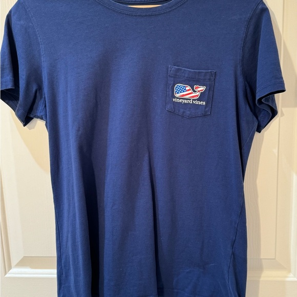 EUC - Vineyard Vines Women’s Navy Blue American Flag Whale Shirt with Pocket - Picture 5 of 7